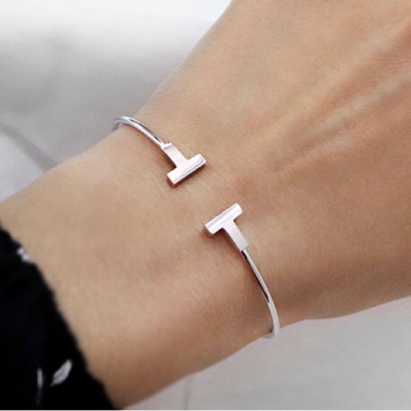 DOUBLE T OPEN CUFF WIRE BRACELET - Picture 7 of 9